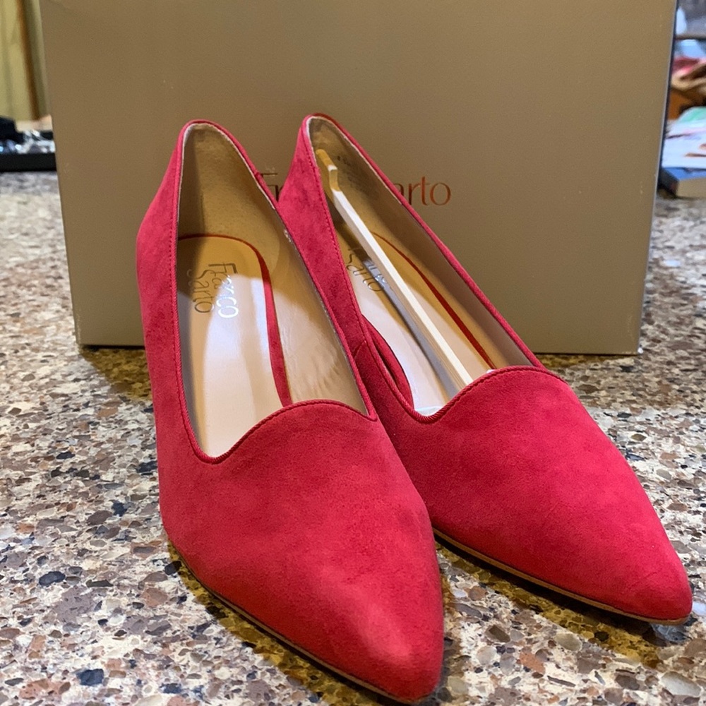 Brand New Franco Sarto Danelly Scarlet Suede Leather Pumps 2.5” heel 8 1/2 M